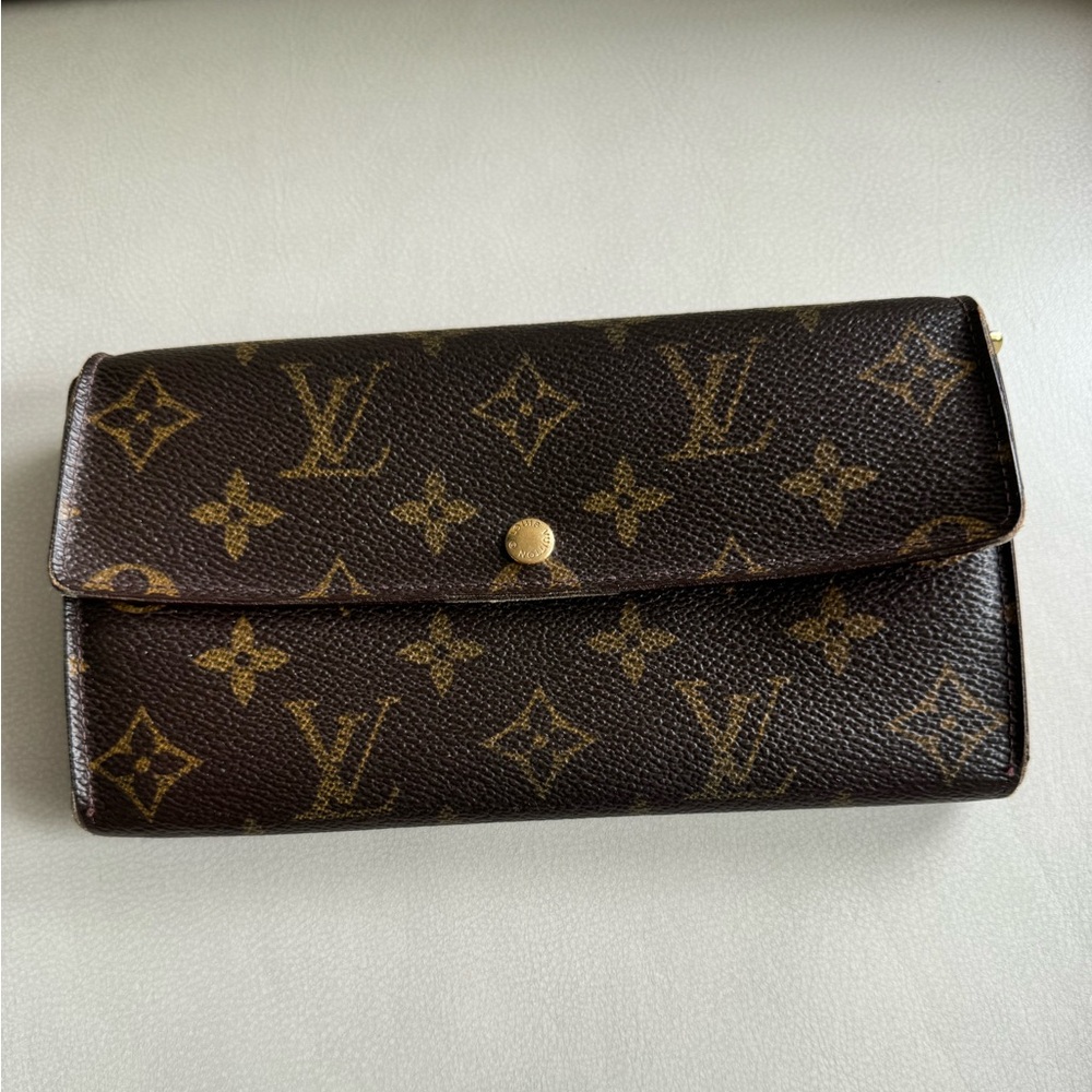 Louis Vuitton, Sarah wallet